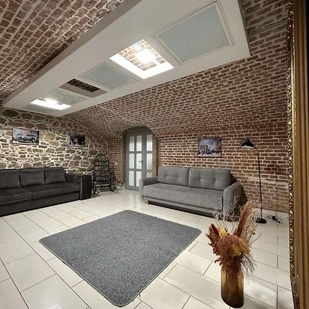Apartmán 2Х Кім-Й Loft На Площі Філармонії By Willox Černovice Exteriér fotografie