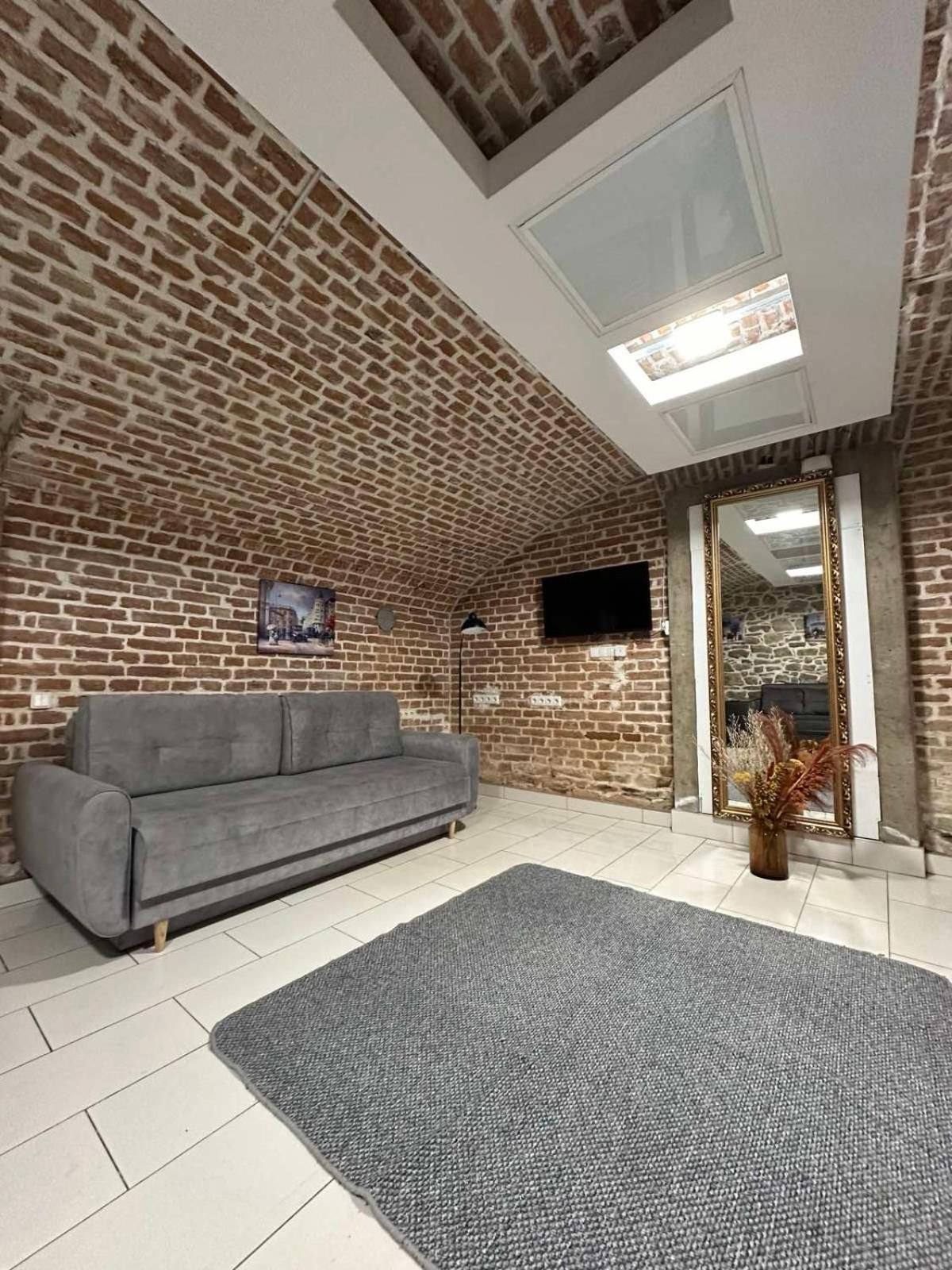 Apartmán 2Х Кім-Й Loft На Площі Філармонії By Willox Černovice Exteriér fotografie
